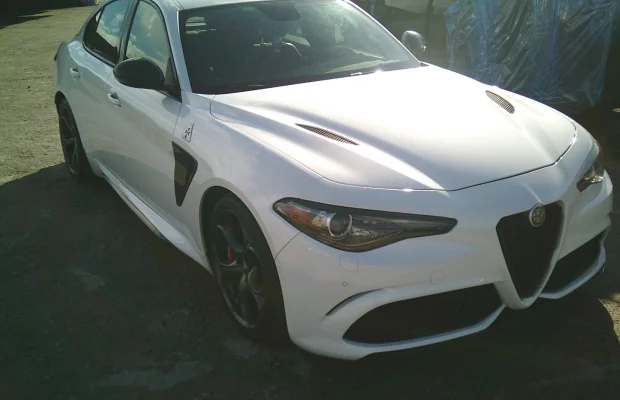 Alfa Romeo giulia quadrifogilo v6 bi turbo - Zdjęcie 1