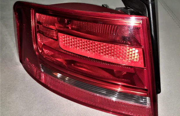 Oryginalna lampa - lewy tył Audi A4 B8 (Sedan) - Zdjęcie 3