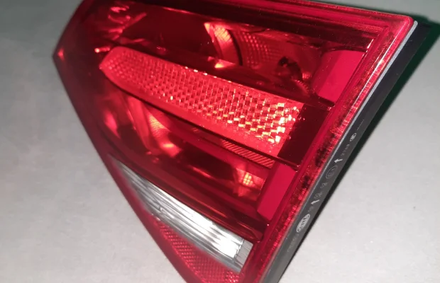 Sprzedam: oryginalna lampa (prawy tył ) Audi A4 B8 (Sedan) - Zdjęcie 3