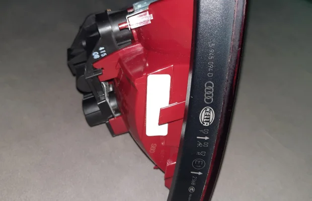 Sprzedam: oryginalna lampa (prawy tył ) Audi A4 B8 (Sedan) - Zdjęcie 8