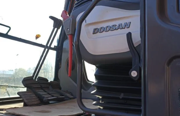 Koparko-ładowarka Doosan DX340LC-5 - Zdjęcie 5