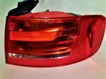 Oryginalna lampa - prawy tył Audi A4 B8 (Sedan)